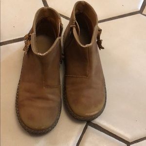 Toddler girl size 11 low cut boot